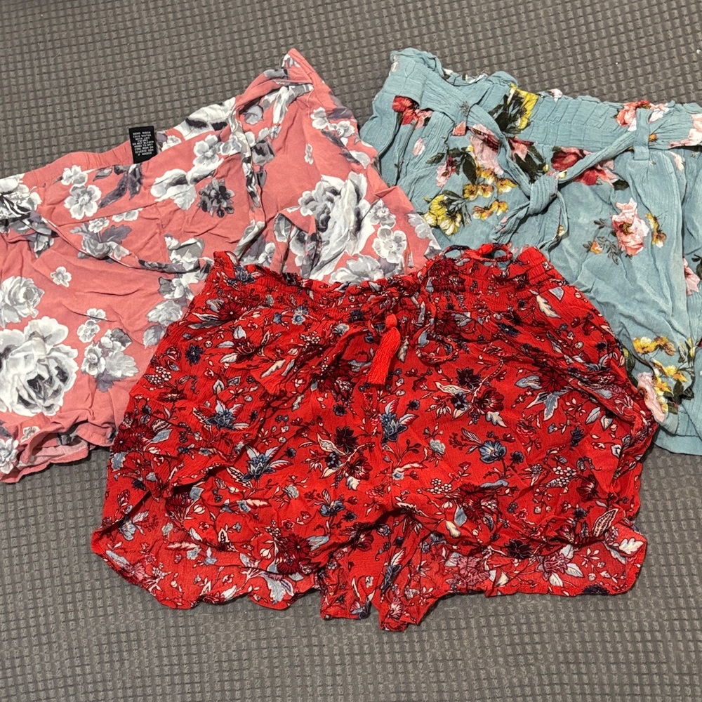 Floral print shorts bundle (set of 3)